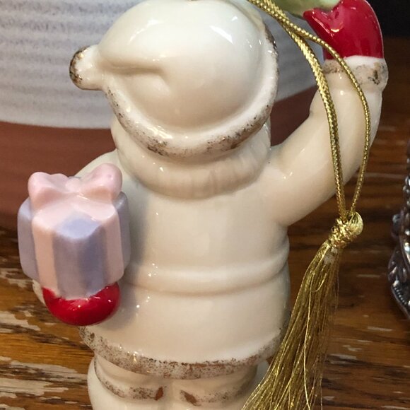Lenox  2012 Annual Santa Ornament- Meet Me Under The Mistletoe - Picture 3 of 4